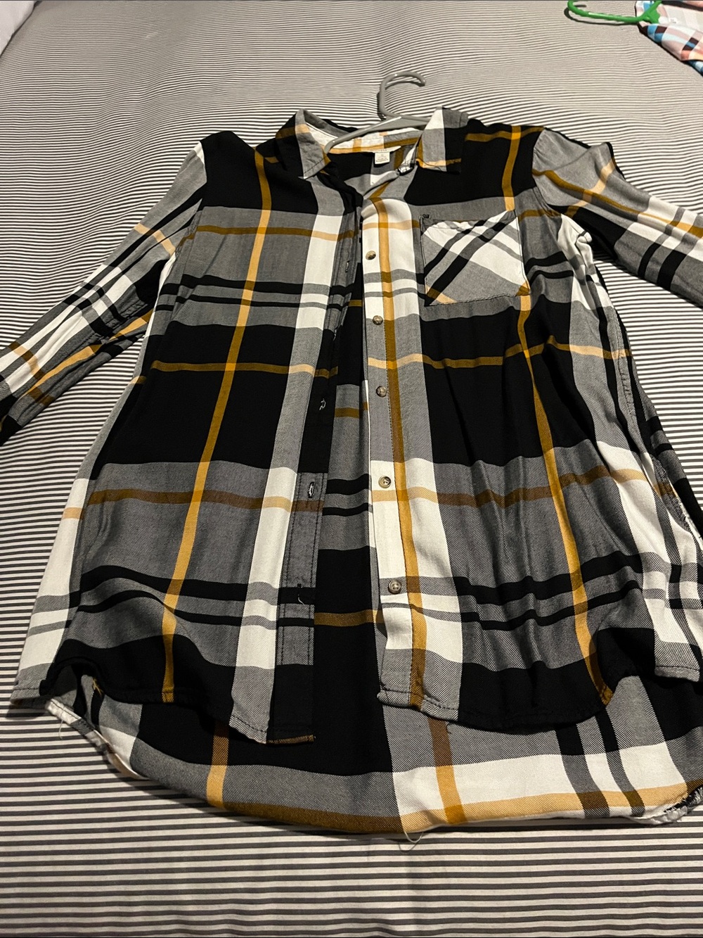 Plaid shirt, one of my favs!
Can be dressed up or down